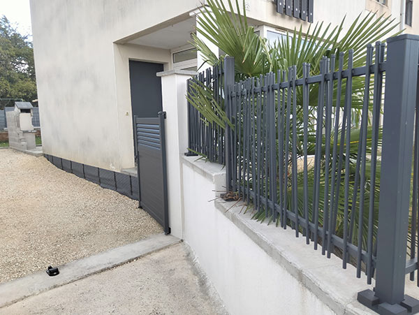 Clôture et portail de jardin